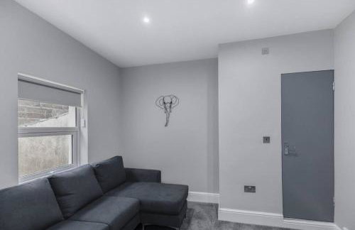 Brand New Huge 2 Bedroom Ground Floor Flat - Foto 14