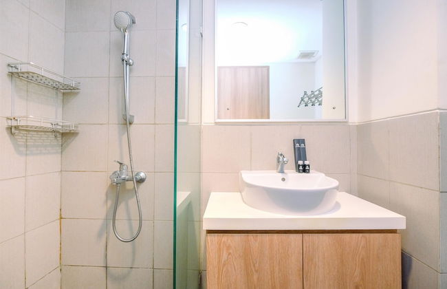 Homey And Simply Look Studio Room At Bogor Icon Apartment - Foto 7