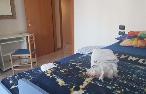 Luminoso Trilocale con Piscina e Giardino privato - Foto 12