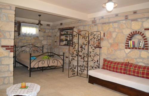 Artemis Stone House - Photo 22