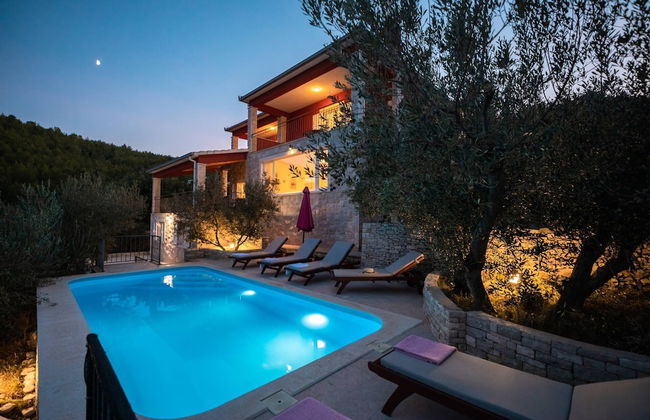 Luxury Stairway to Heaven with Pool - Foto 49