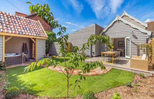 Queens Barn - Photo 36