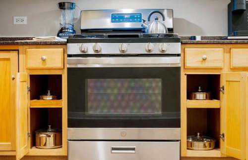 Stylish 2BR Walk to Rush UIC 10 Min Downtown Chicago Free Parking Wifi - Foto 21