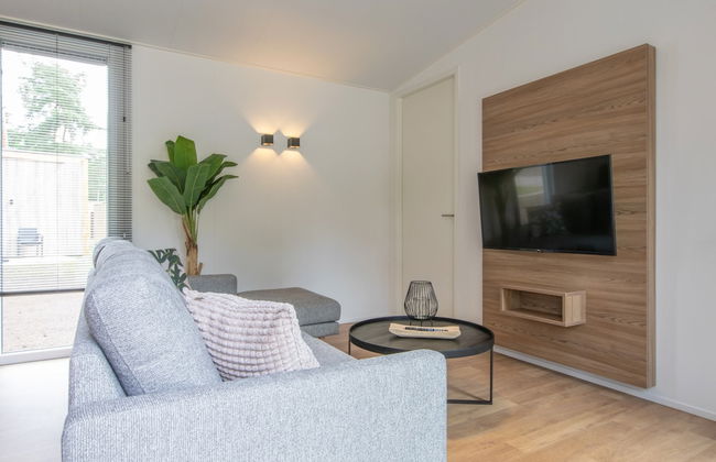 Chalet Near Eindhoven in a Green Oasis - Photo 9