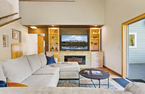 Lux Fly-Fishing Haven near Glacier Park - Hot Tub - Foto 6