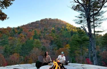 Secluded Glamping Tree Tent with Outdoor Soaking Tub & Private Pizza Oven Near Waterfalls, Zirconia, NC - Foto 27