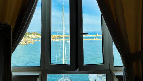 LA MAISON DU PORT - Superior Apartment, bright, glam, and refined with a wonderful sea view in Anzio city center - Foto 5