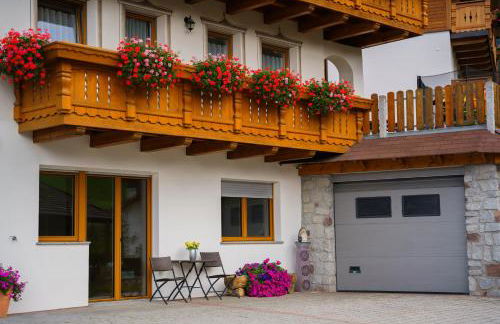 Dolomiten Home - Photo 1