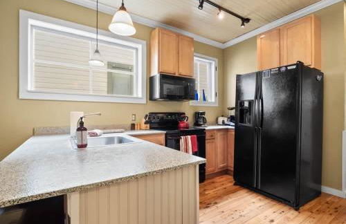 The Zinnia Victorian Charm with Mountain Views - Foto 13