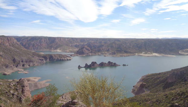 Contemplando el embalse Valle Grande