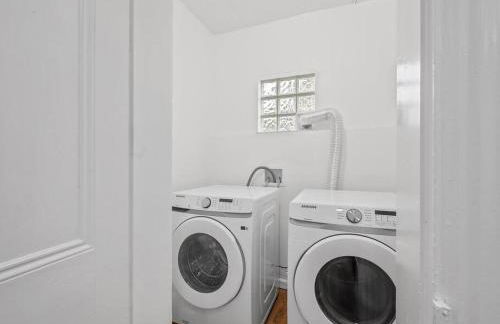 Bloomfield, Shadyside !2 Modern and Spacious Two Bedroom Apt with Free Parking - Foto 17