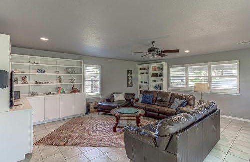 Waterfront 3BR Retreat - Pool & Hot Tub - Foto 13