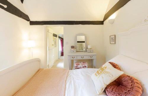 Dorney Windsor Legoland 5 Star Stay for upto 14 guests - Photo 8