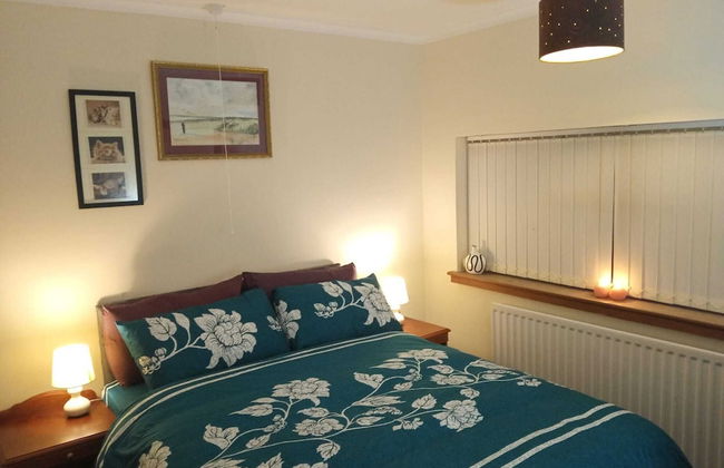 Beautiful 4-bed Apartment in Wolverhampton - Photo 5