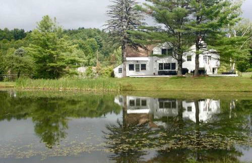 The Villa - Industrial Farmhouse with Hot Tub - Photo 8