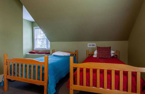 Chesapeake Waterfront - 7BR 5BA - Beach Pool Dock - Foto 28