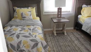 Quiet 2 bedroom condo on Gulf with pool and pond - Photo 3