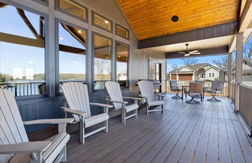 Accessible Lakeside Luxury at the 45mm w/ Private Dock, Sunset Views & More - Foto 45
