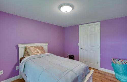 Quiet Marion Getaway with Fireplace! - Foto 25