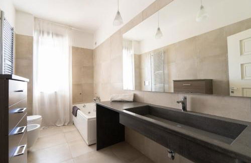 Trani with view - roomy apartment with balconies - Foto 26