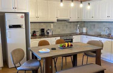 Oasis Grand House-large balcony with sea view - Photo 29