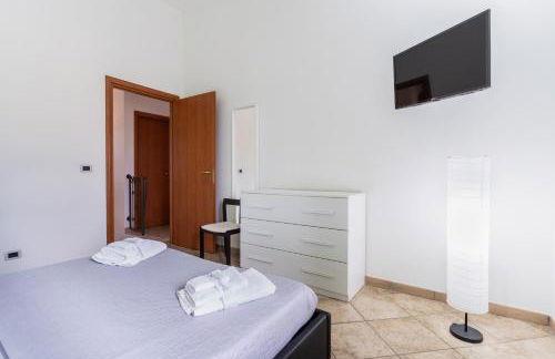 Deep Blue Sea - Photo 11