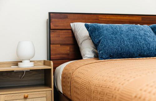 Stunning 2BR apartment steps from Santa Monica pier - Photo 22