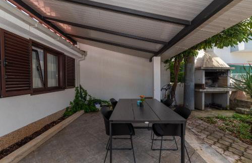 Maca Apartments & Suites with Heated pool near beach 50m - Foto 77