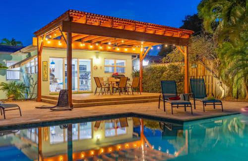 Fun Family-Friendly Poolside Escape Near Beach - Foto 39