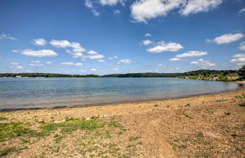 Modern Eckerty Home with Deck on Patoka Lake! - Foto 34