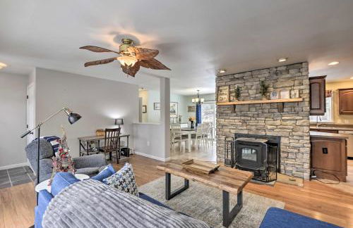 Idyllic Washington Retreat with Fire Pit and Yard - Foto 2