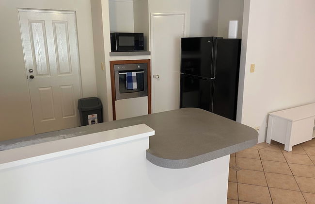 Ocean Keys Family Accommodation - Photo 9