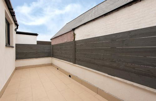 Spacious Cottage 3 Bedrooms with Free Private Parking in a Central Location - Foto 15