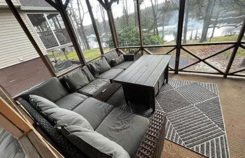 Lakefront Paradise near everything! - Foto 10