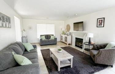 Modern Resort Condo - Pools, Courts & Scenic Views - Foto 31