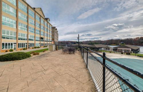 Top-Floor Balcony and Serene Views Huddleston Condo - Foto 35