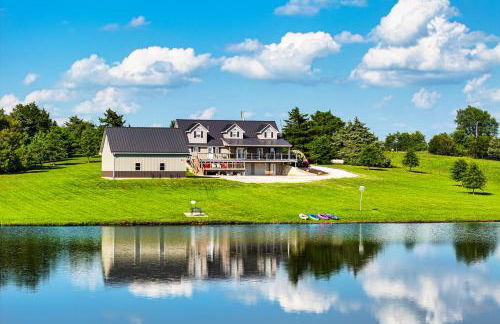 Pond Access and Fishing Cedar Lodge in Versailles - Foto 2