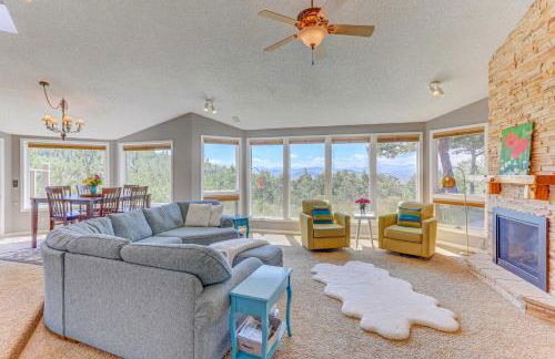 Mountain Views and Hot Tub Airy Forest Escape! - Foto 1