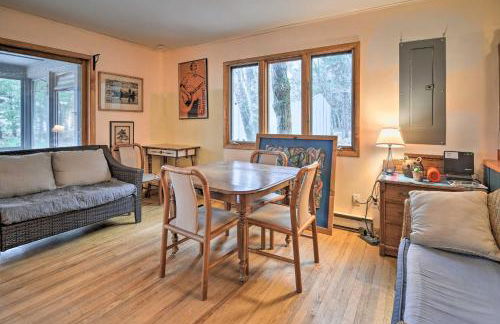 Idyllic Northport Cottage, Walk to Lakeside! - Foto 10