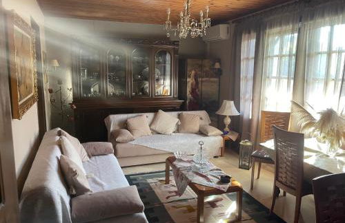 Talos House - Photo 2