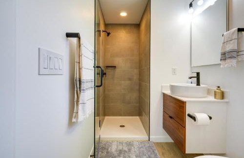 Redwood City Escape with Big-Screen TV! - Foto 21