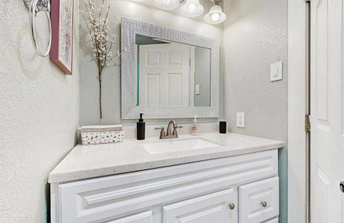 Bacliff Family Getaway with Game Room and Private Pool - Foto 20