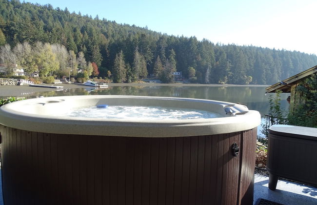 Suite at Trails End Beach House - Photo 12