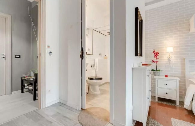 Moonlight Inn Guest House - Photo 27