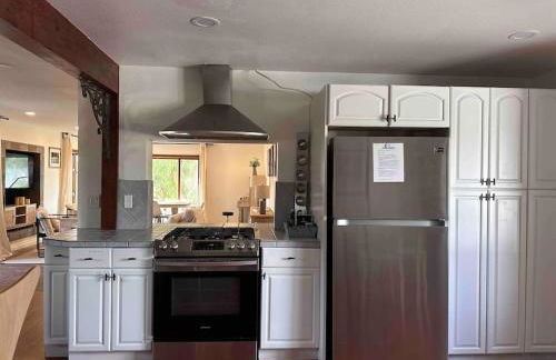 Malibu Ocean Villa with King Bed, Hot Tub, Beach, BBQ - Foto 8