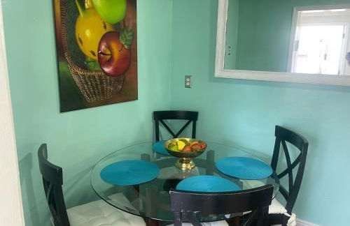 Convenient and Private Downtown 1BR Near Beach - Foto 34