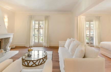 Etoile Luxury Suites - Photo 47