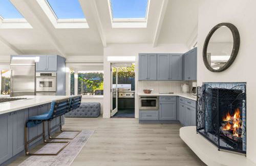 Pacific Perfection - Ocean Views Jacuzzi Walk to Beach and Dining - Photo 22