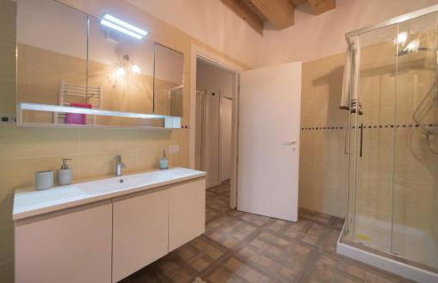 Amazing Apartment In Valnogaredo Pd - Foto 15