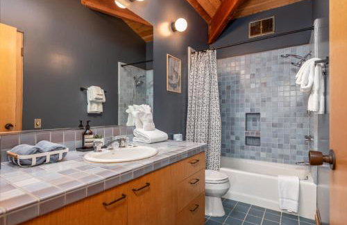 Ocean Views - Near Bluff Coast Trail - Hot Tub - Foto 42